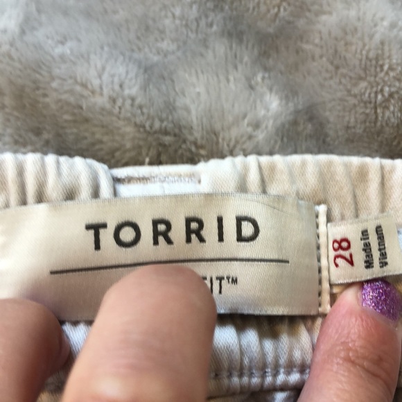 NWT torrid cropped pants - Picture 5 of 8